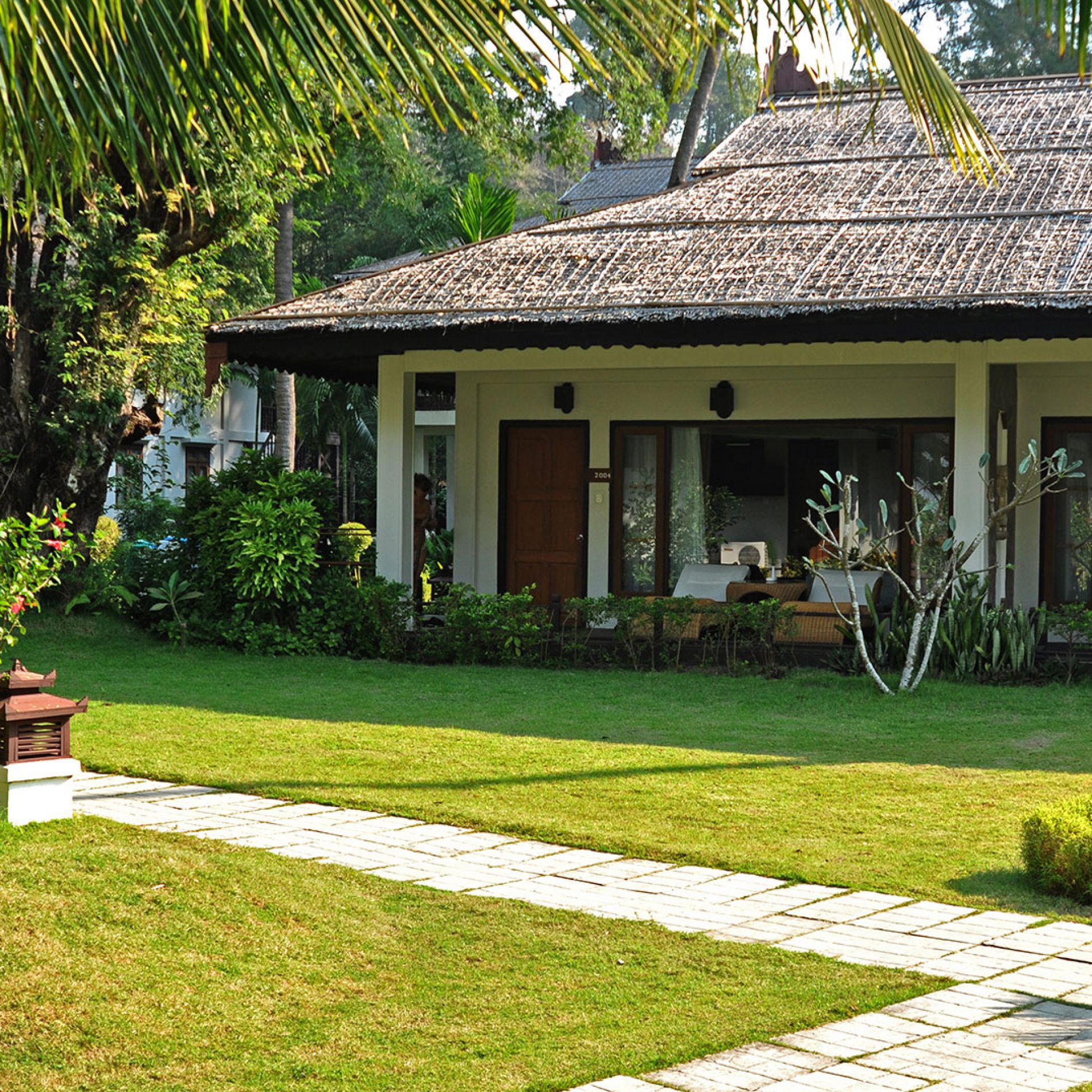 Thande Beach Front Deluxe