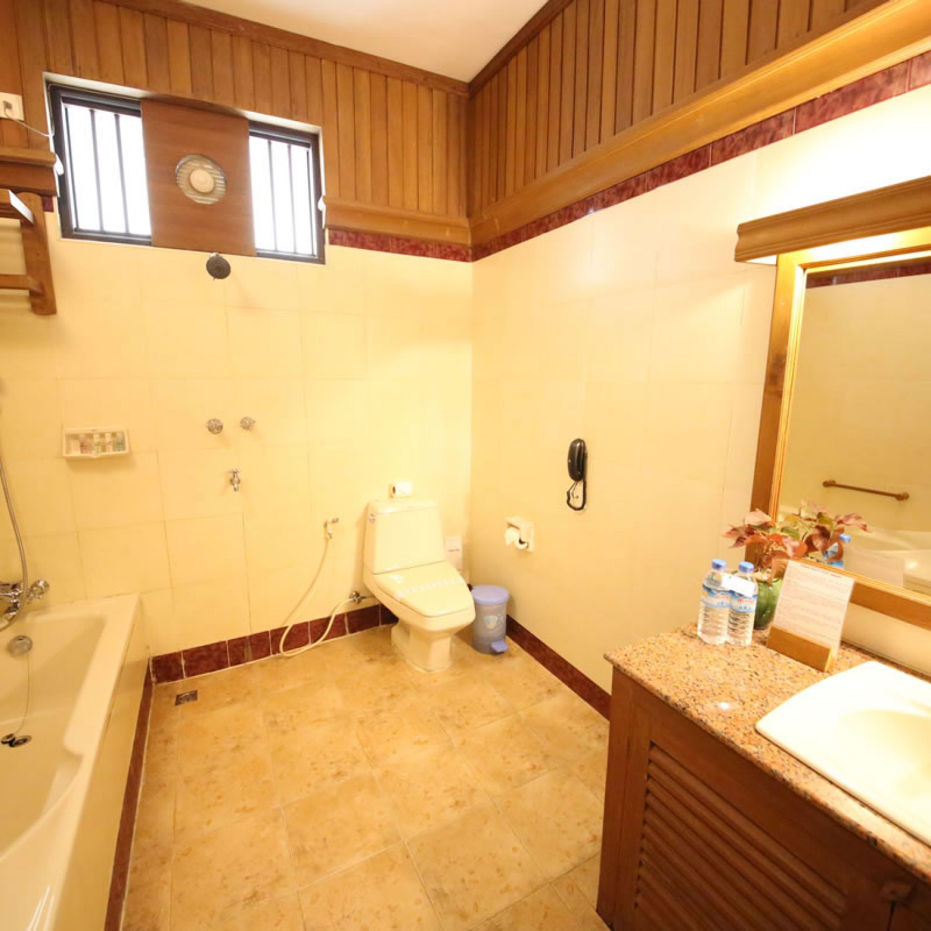 Thande Beach Front Deluxe