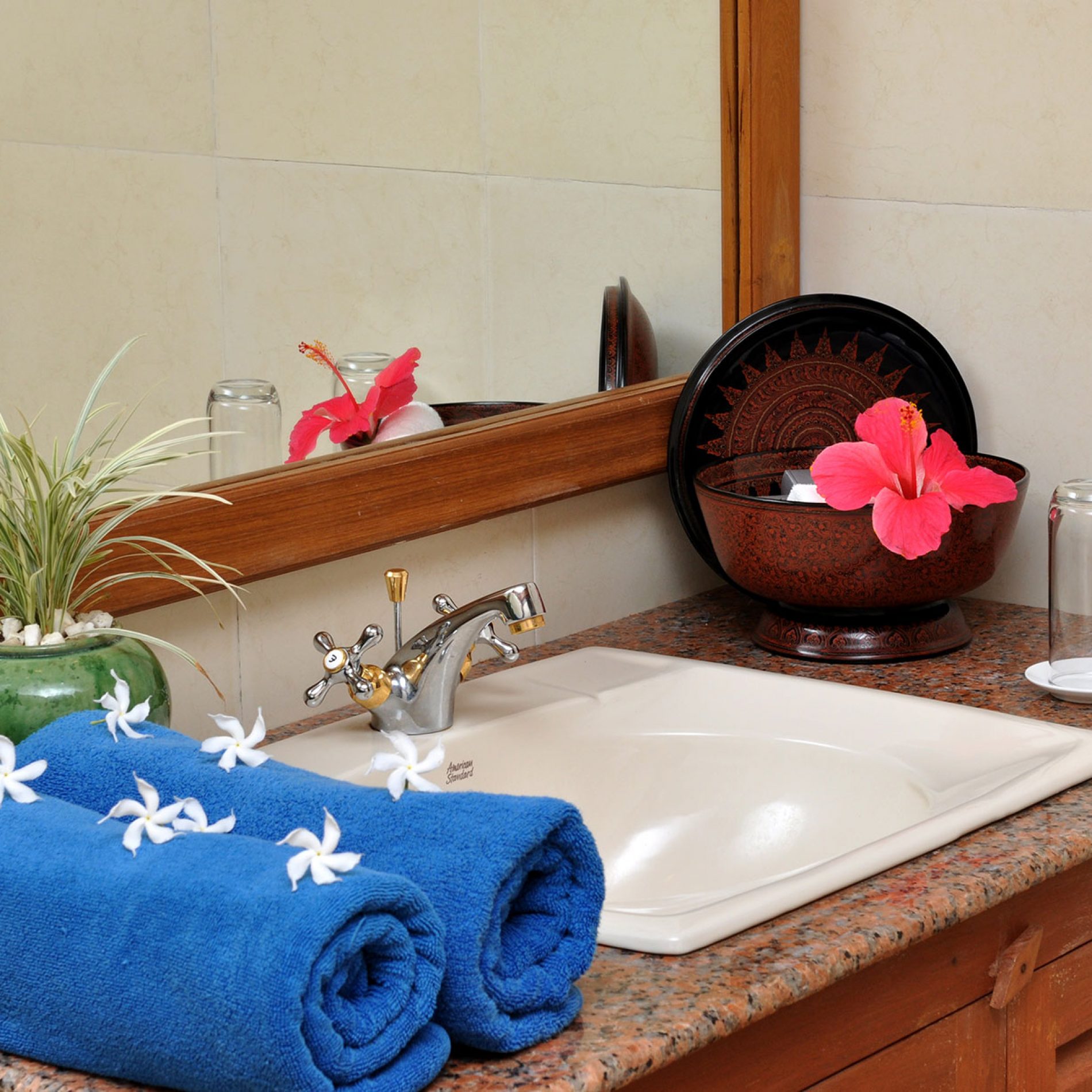 Thande Beach Front Deluxe